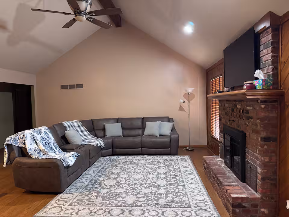 Entire Home, 2755 SF, Quiet Area 5