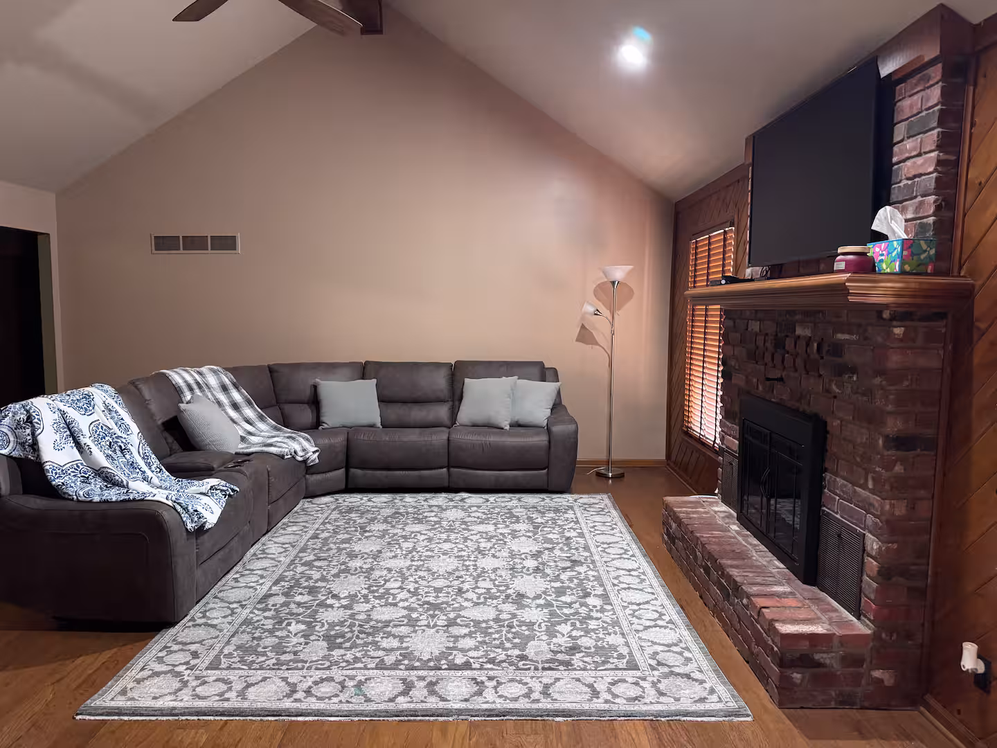 Entire Home, 2755 SF, Quiet Area 8